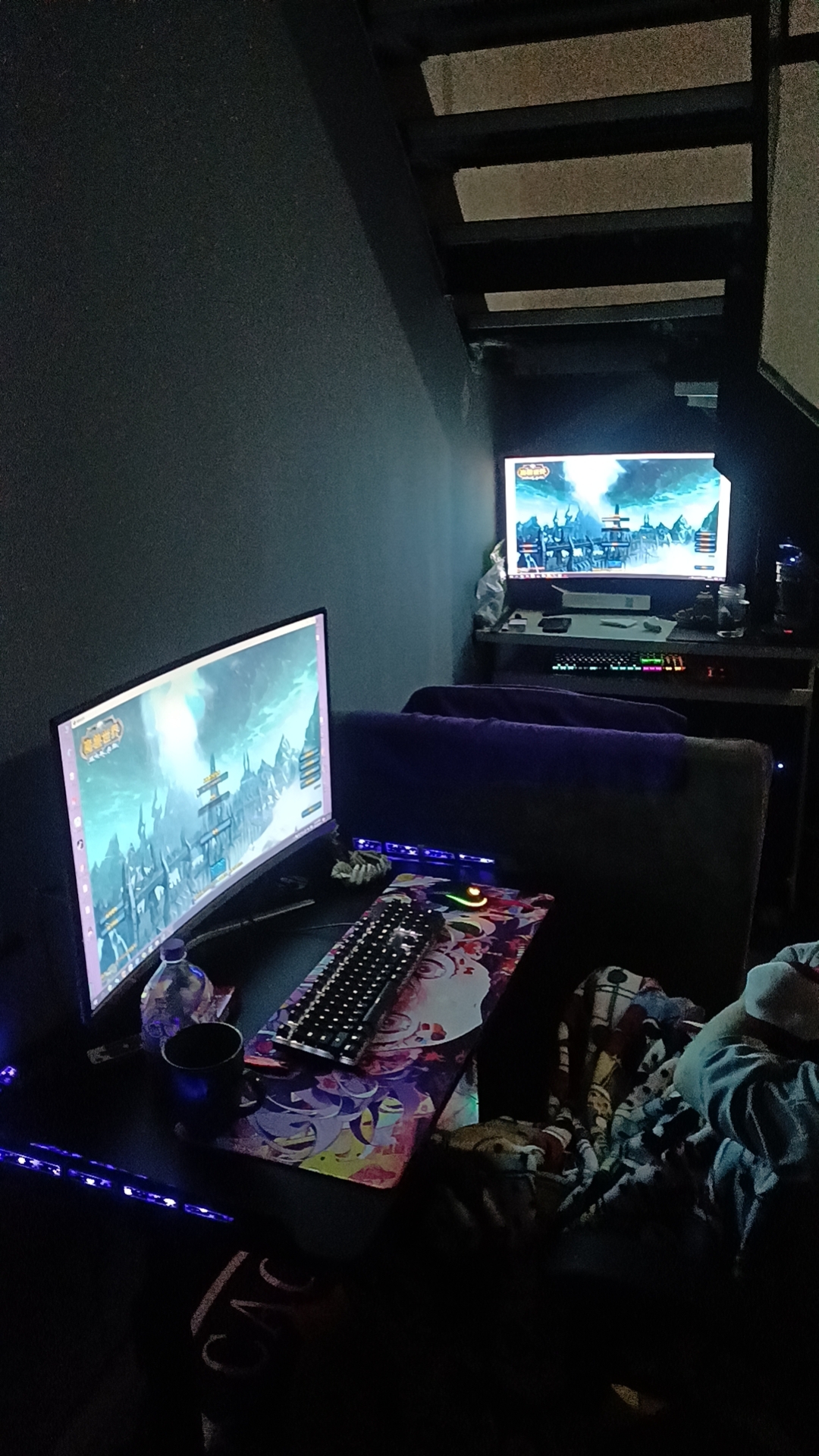 媳妇和我的两台电脑